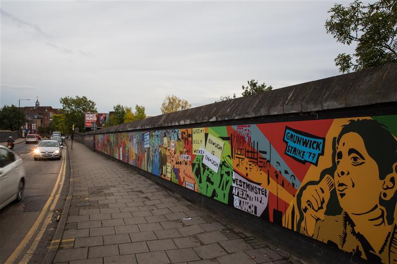 Dollis Hill mural to commemorate the 40th anniversary of the Grunwick strike | Alamy