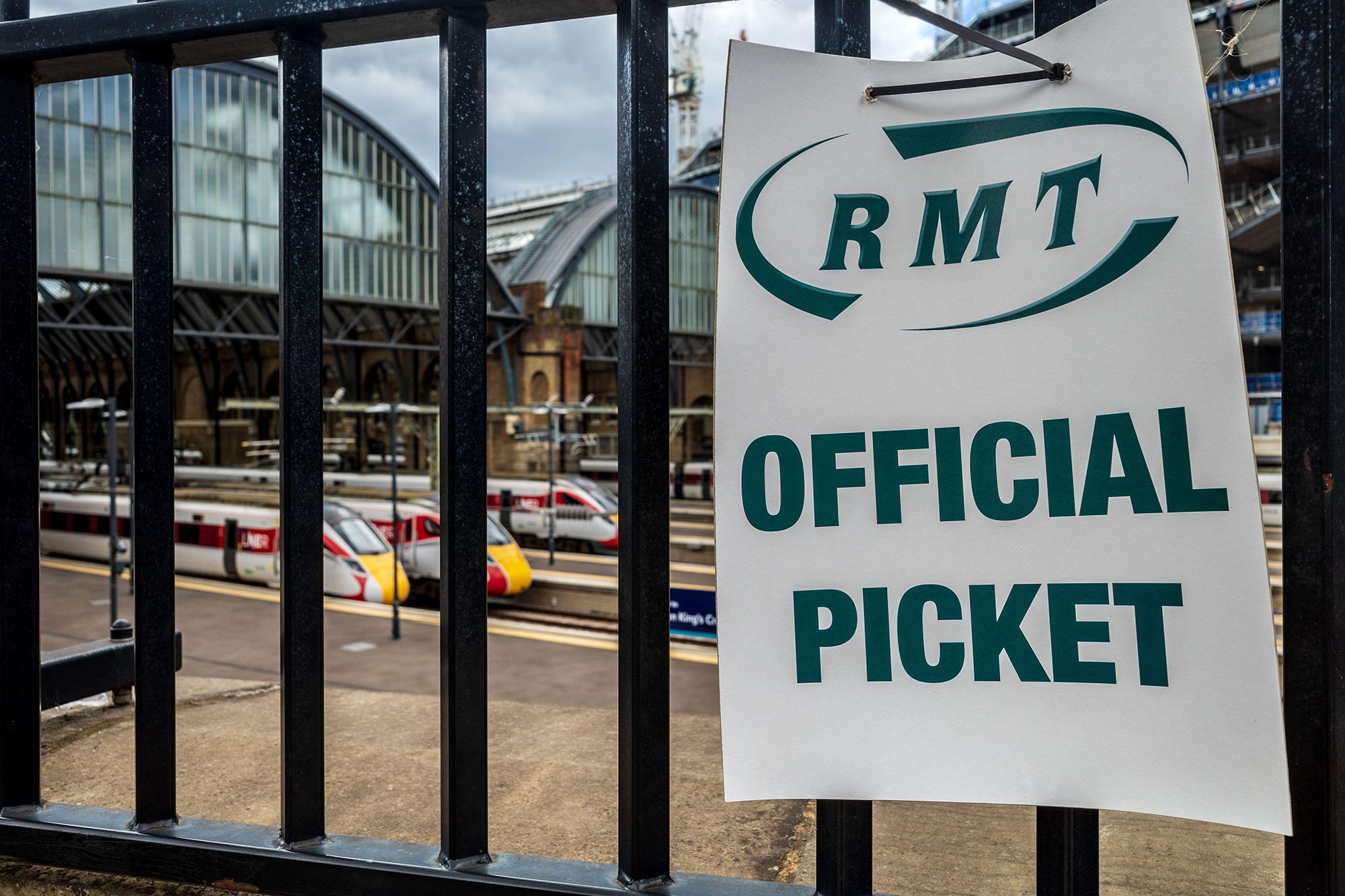 rail picket line sign