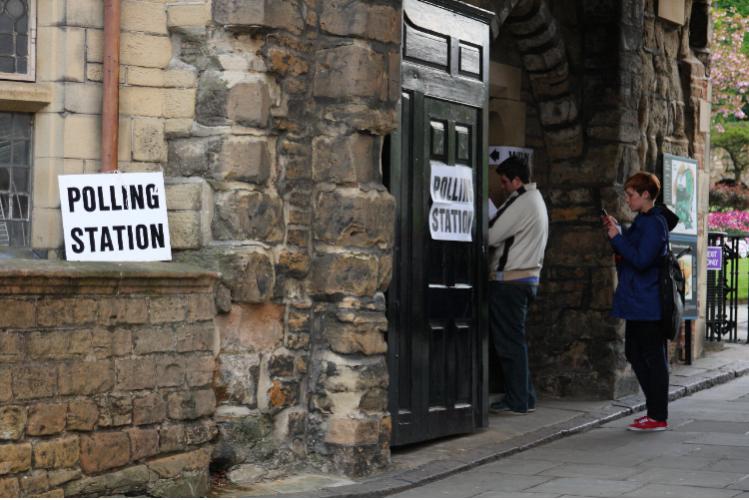 Polling station (Credit: Mark Richardson / Alamy Stock Photo)