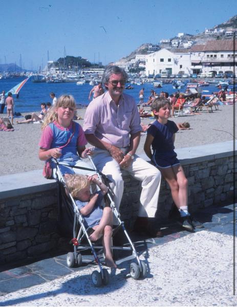 Ronald Scott with his children Katie, Nicol and Dougall