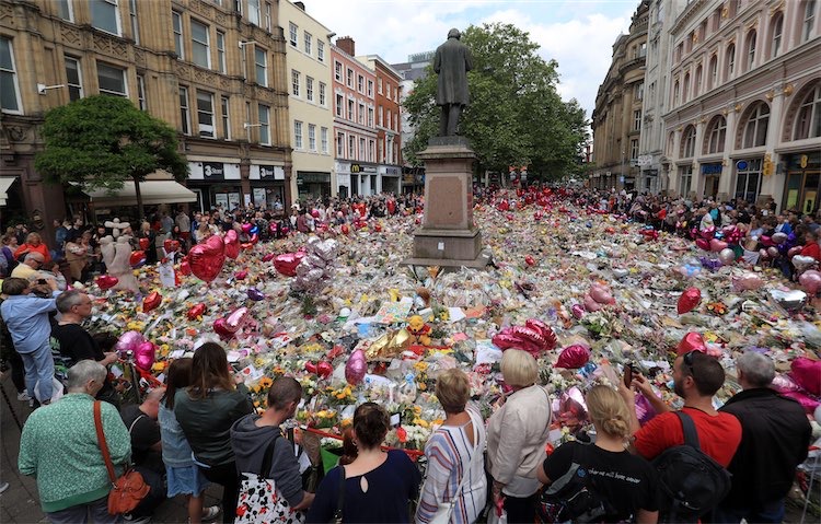 MANCHESTER arena attack vigil