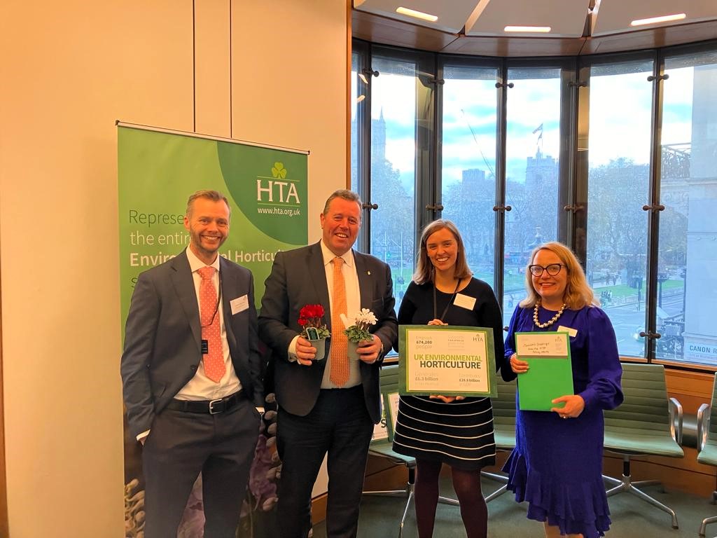 Mark spencer christmas craket