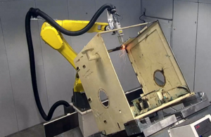 Using robots and laser cutting to break the gloveboxes down